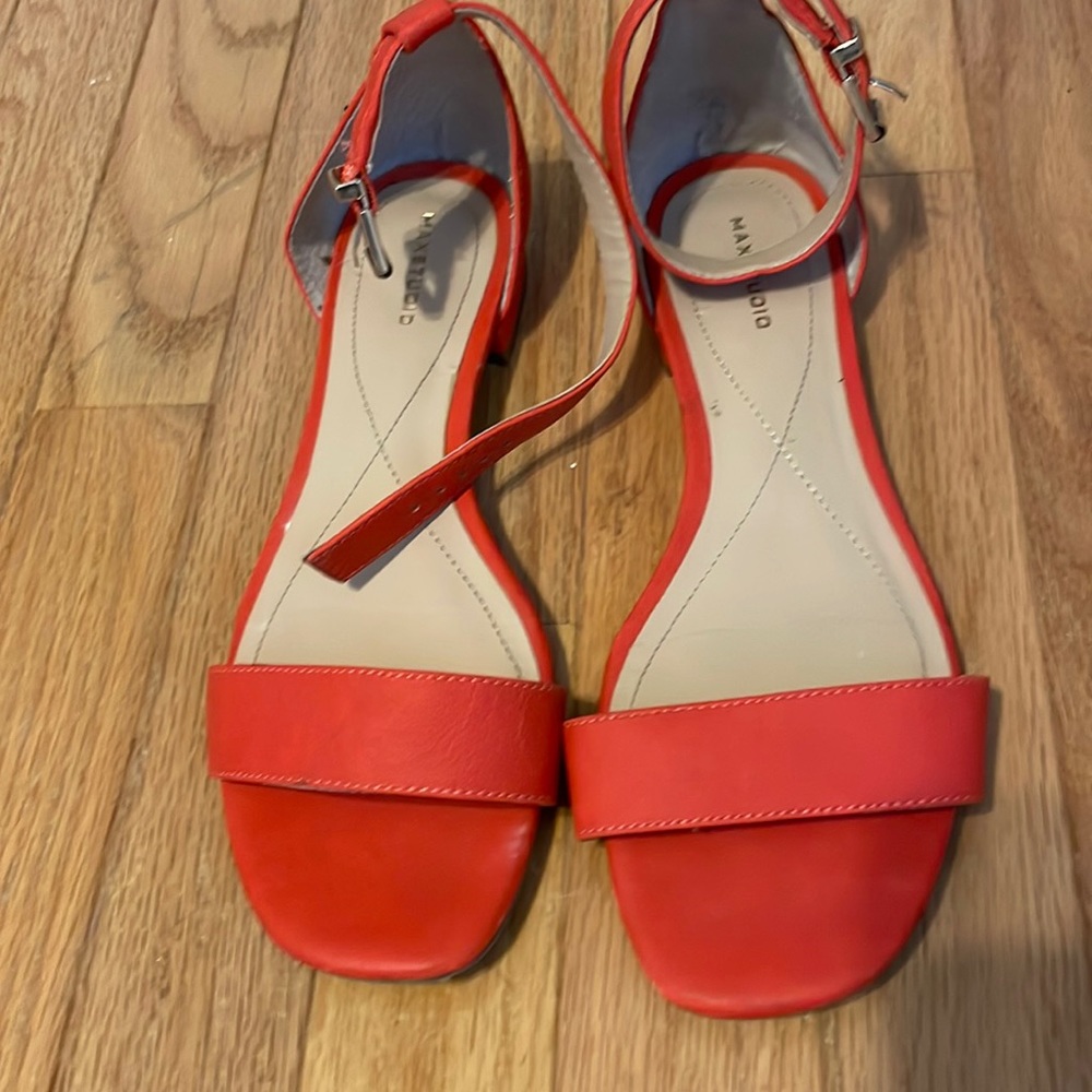 Cute spring/summer flats with ankle strap